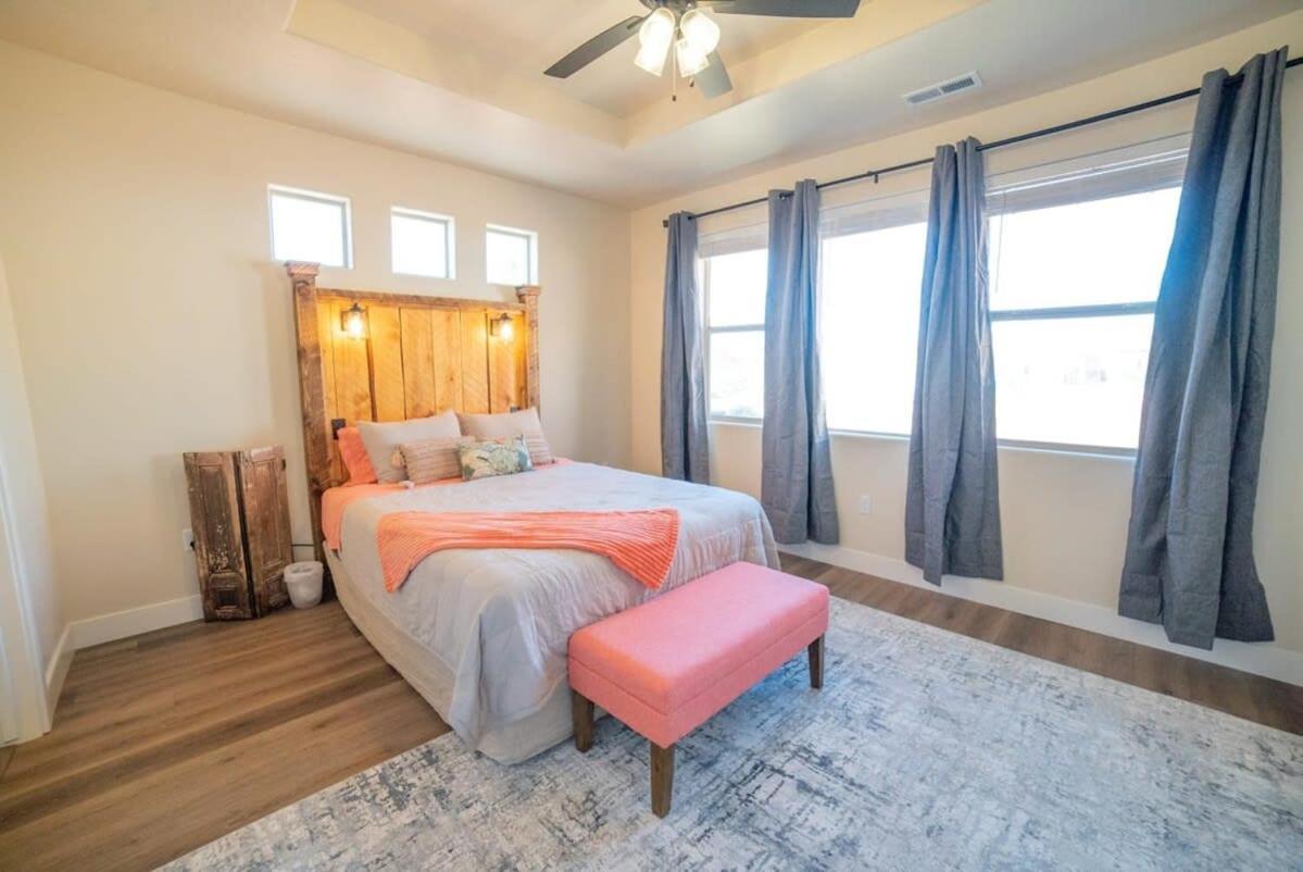 Red Canyon Bunkhouse At - New West * Kanab
