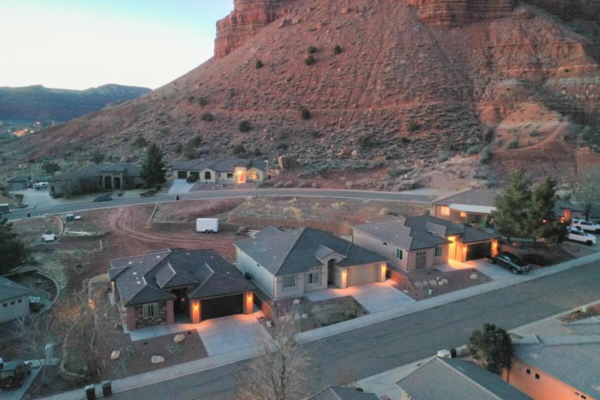 Red Canyon Bunkhouse At - New West Holiday home *